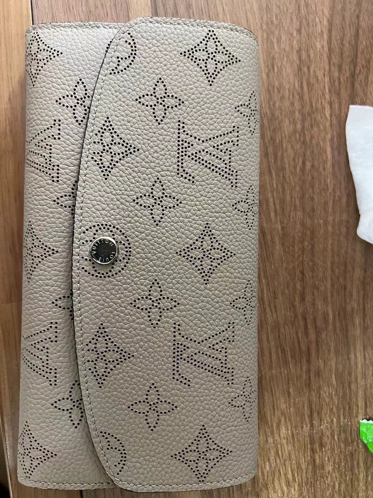Louis Vuitton LV Hollow-Out Women's Wallet Size ONE SIZE - 5 Thumbnail