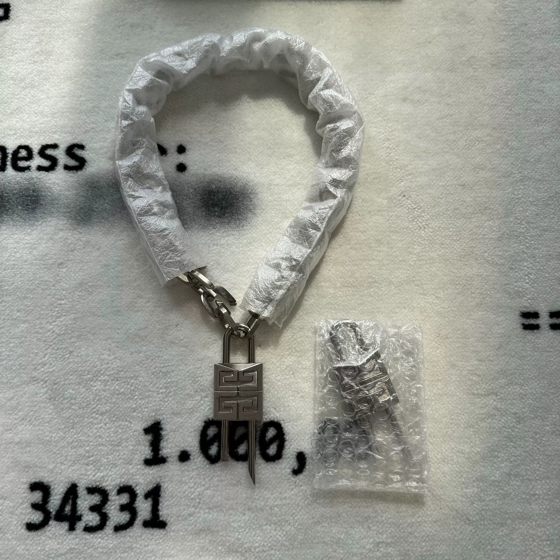 Givenchy Givenchy FW21 Original Padlock Necklace Size ONE SIZE - 3 Thumbnail