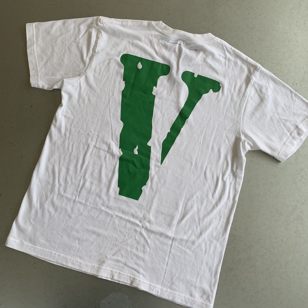 Vlone Vlone Staple Tee (White/Green) Size US M / EU 48-50 / 2 - 2 Thumbnail