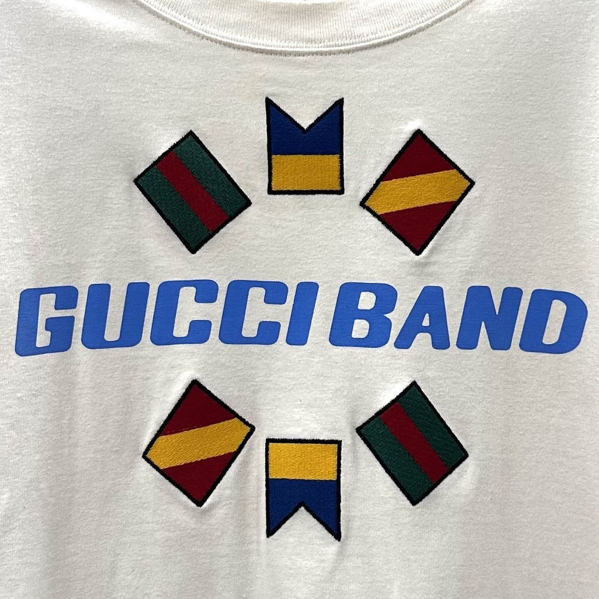Gucci Band Logo Graphic T-Shirt in White Size US XS / EU 42 / 0 - 9 Thumbnail