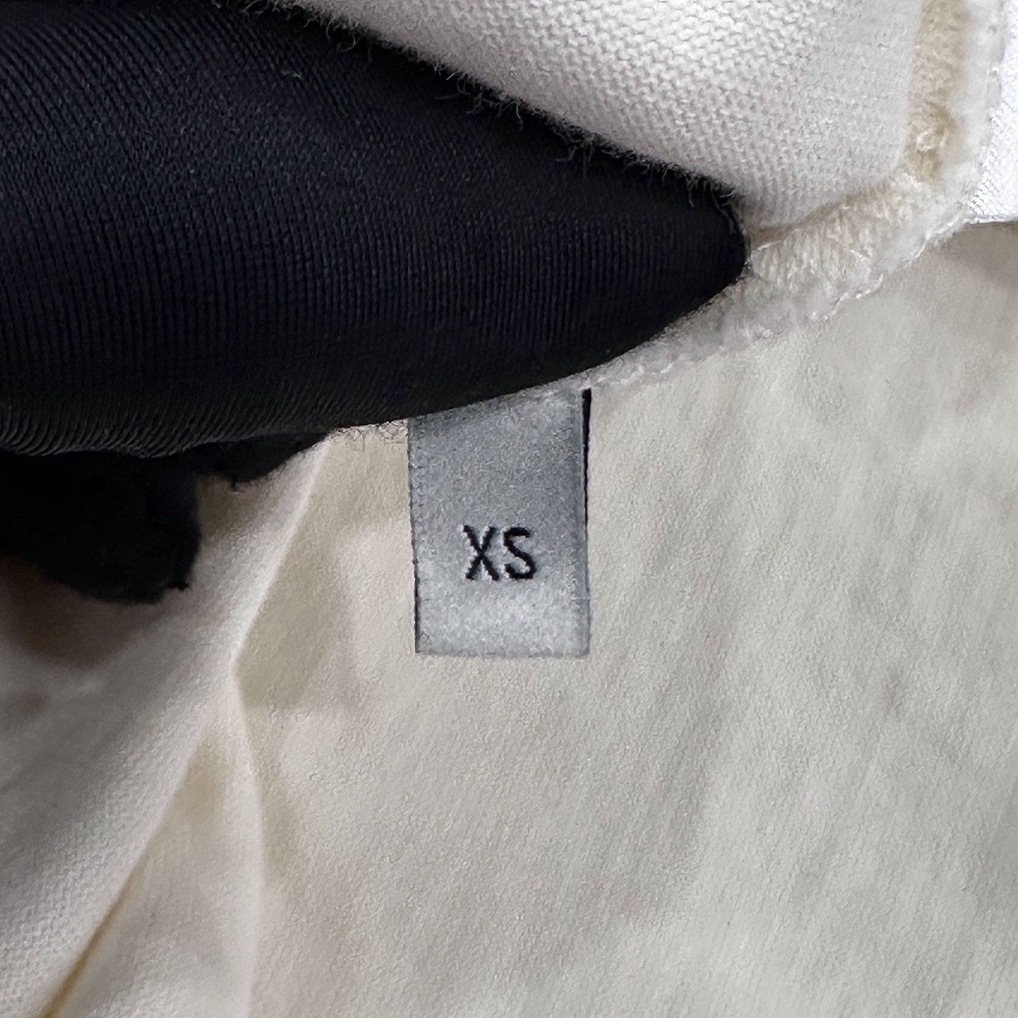 Gucci Band Logo Graphic T-Shirt in White Size US XS / EU 42 / 0 - 8 Thumbnail