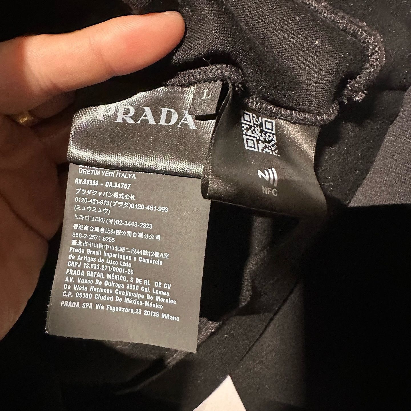 Prada Black Re-Nylon Hoodie in Size L Size US L / EU 52-54 / 3 - 4 Thumbnail