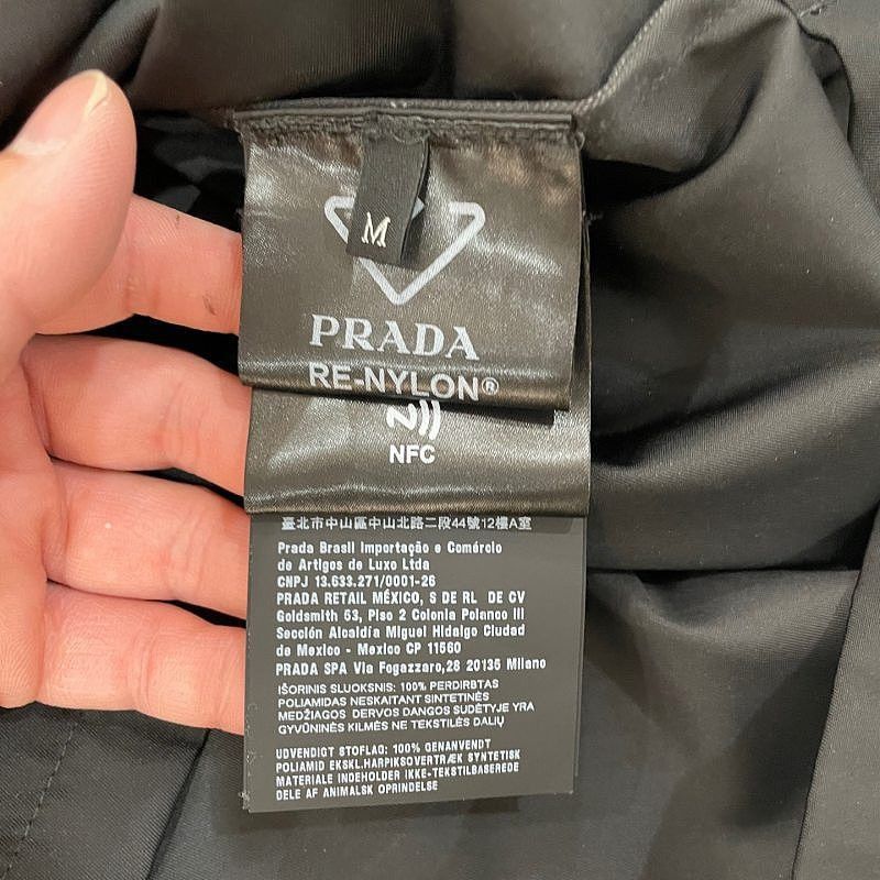 Prada Re-Nylon Utility Pocket Shirt in Black Size US M / EU 48-50 / 2 - 4 Thumbnail
