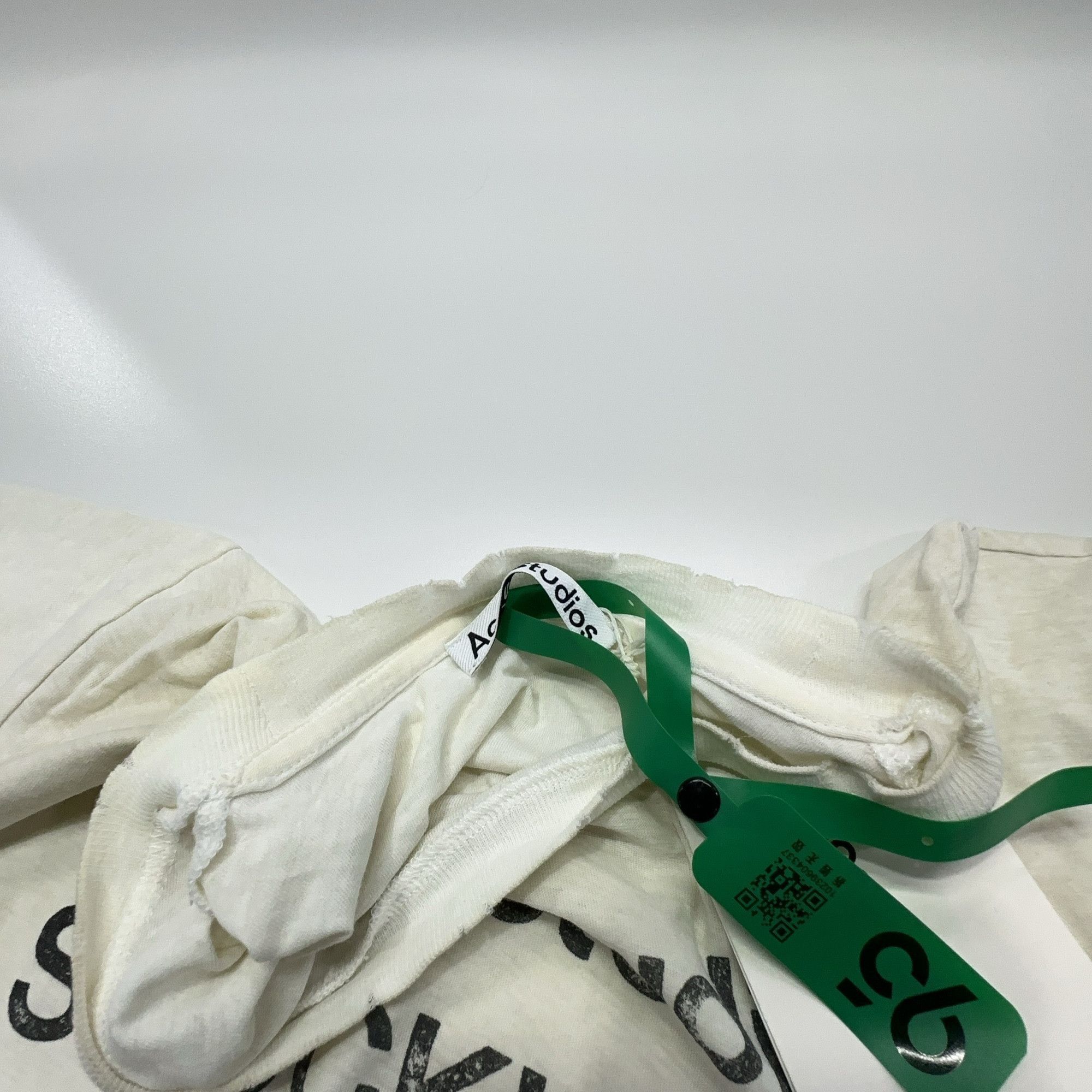 Acne Studios Minimalist Logo Tee in Crisp White Size US XXS / EU 40 - 6 Thumbnail