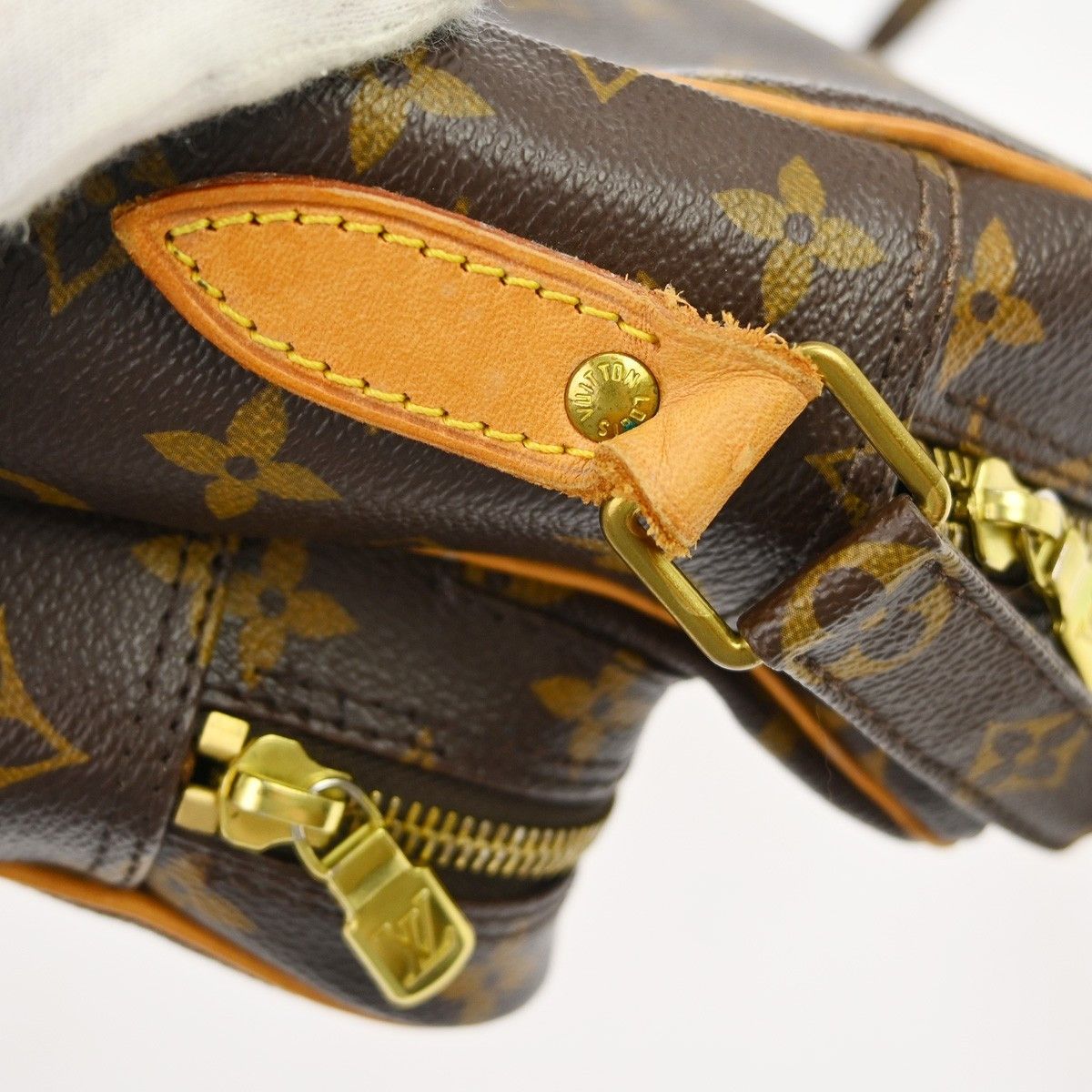 Louis Vuitton Louis Vuitton Nil Messenger Bag Monogram Canvas Size ONE SIZE - 7 Thumbnail