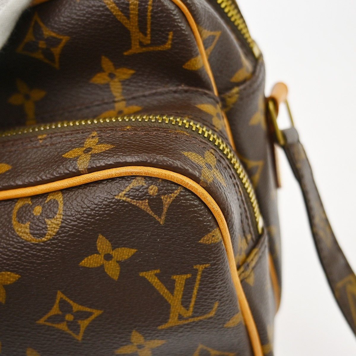 Louis Vuitton Louis Vuitton Nil Messenger Bag Monogram Canvas Size ONE SIZE - 12 Thumbnail