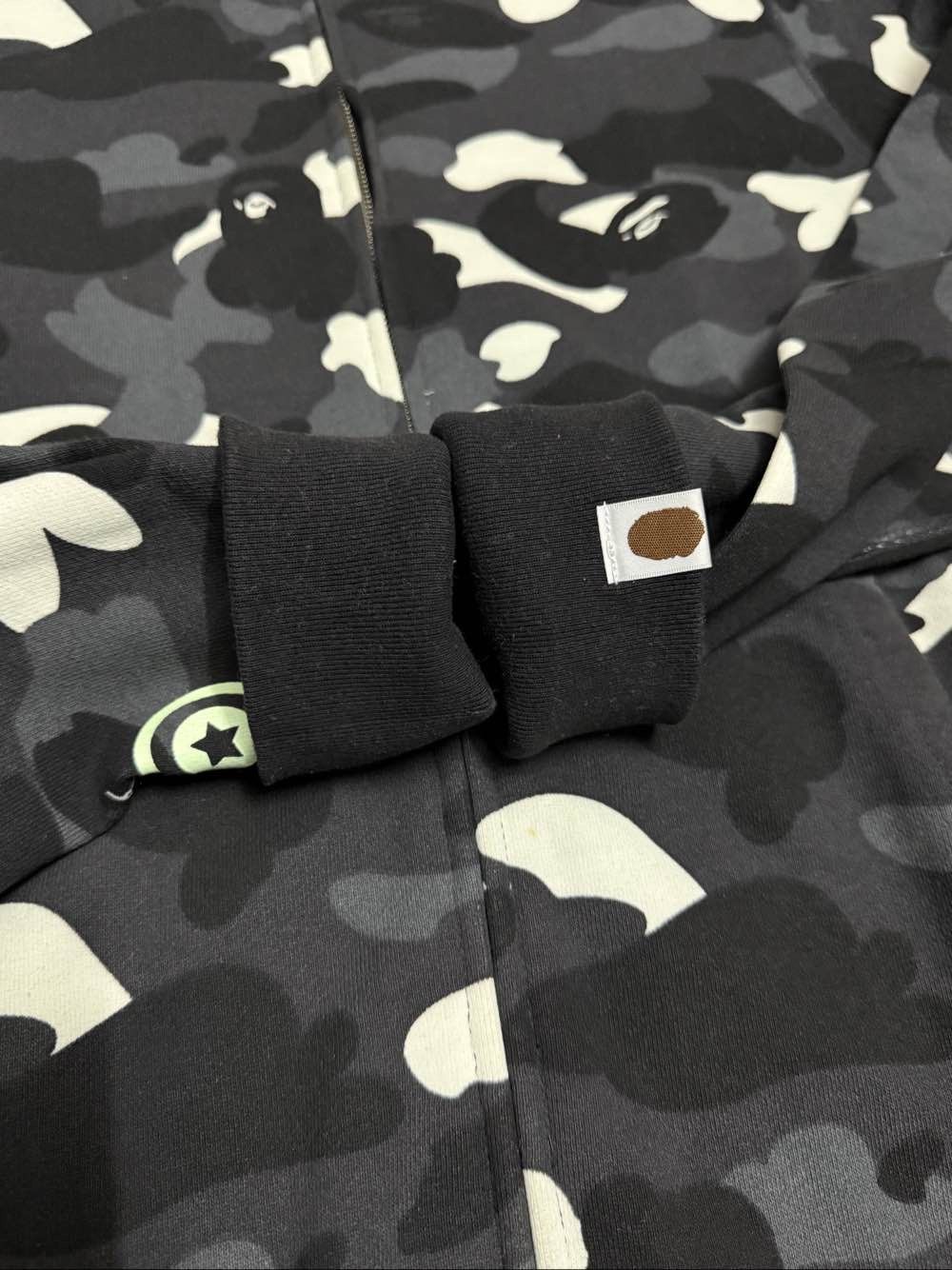 Bape A BATHING APE Camo Shark Hoodie Size M Size US M / EU 48-50 / 2 - 5 Thumbnail