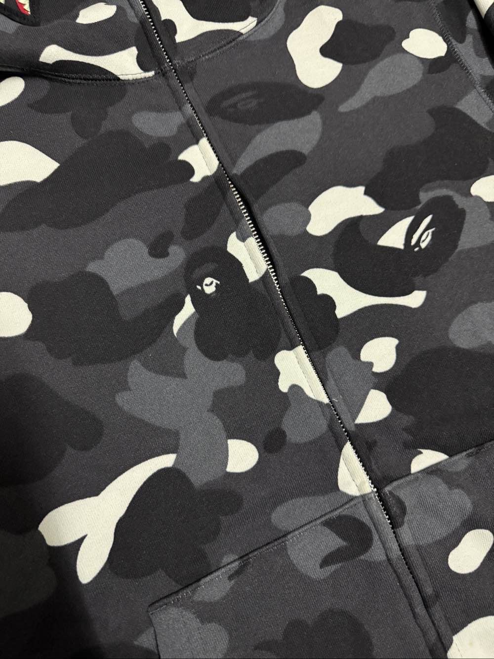 Bape A BATHING APE Camo Shark Hoodie Size M Size US M / EU 48-50 / 2 - 6 Thumbnail