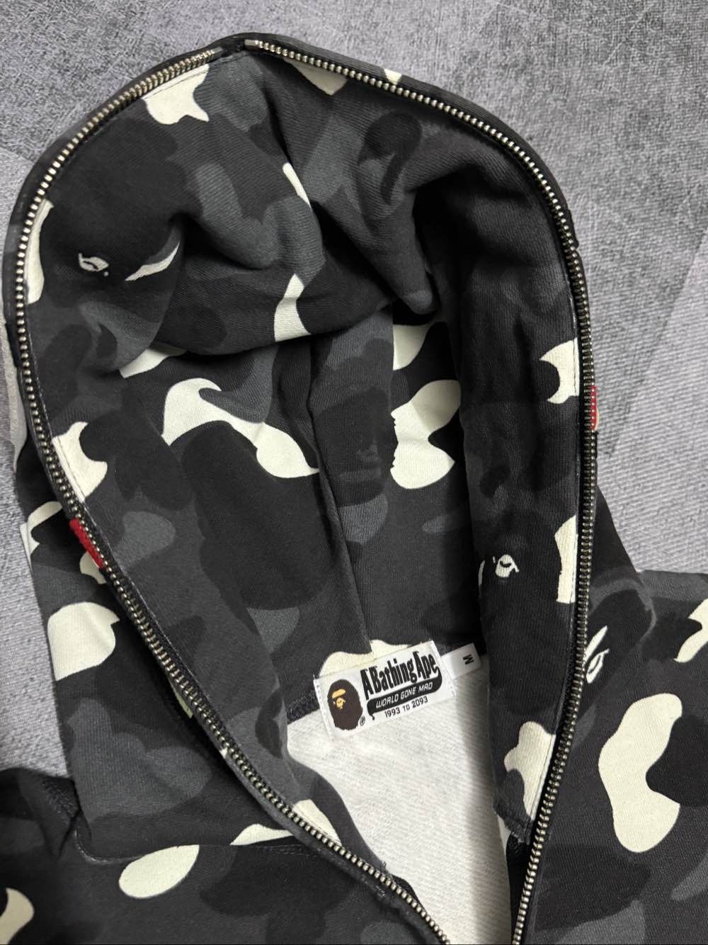 Bape A BATHING APE Camo Shark Hoodie Size M Size US M / EU 48-50 / 2 - 7 Thumbnail