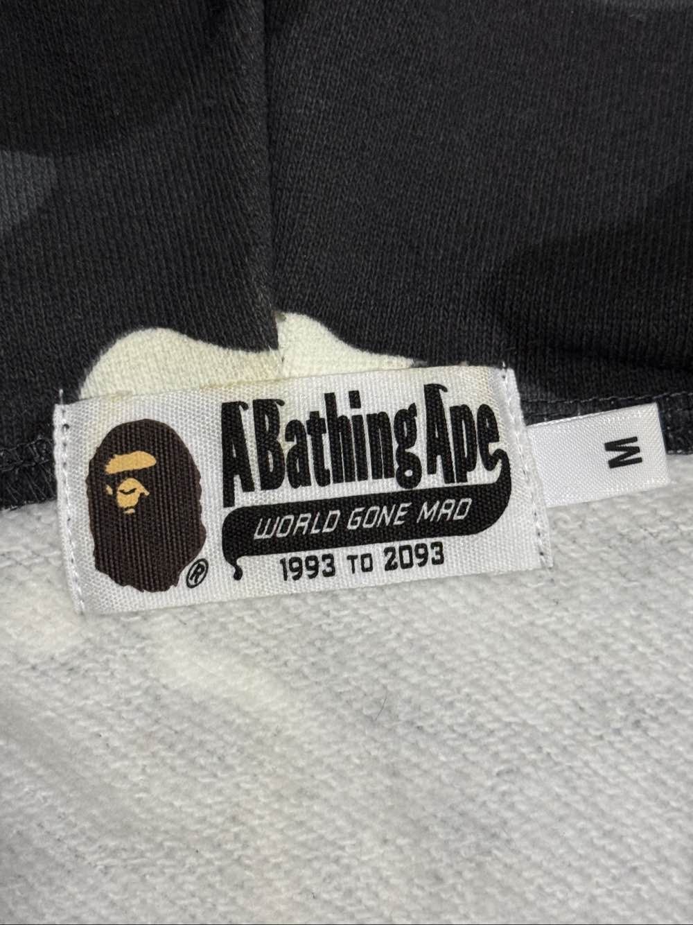 Bape A BATHING APE Camo Shark Hoodie Size M Size US M / EU 48-50 / 2 - 3 Thumbnail