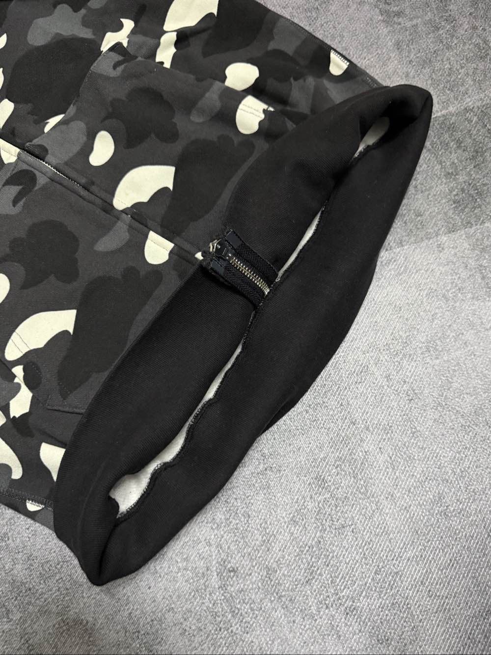 Bape A BATHING APE Camo Shark Hoodie Size M Size US M / EU 48-50 / 2 - 8 Thumbnail