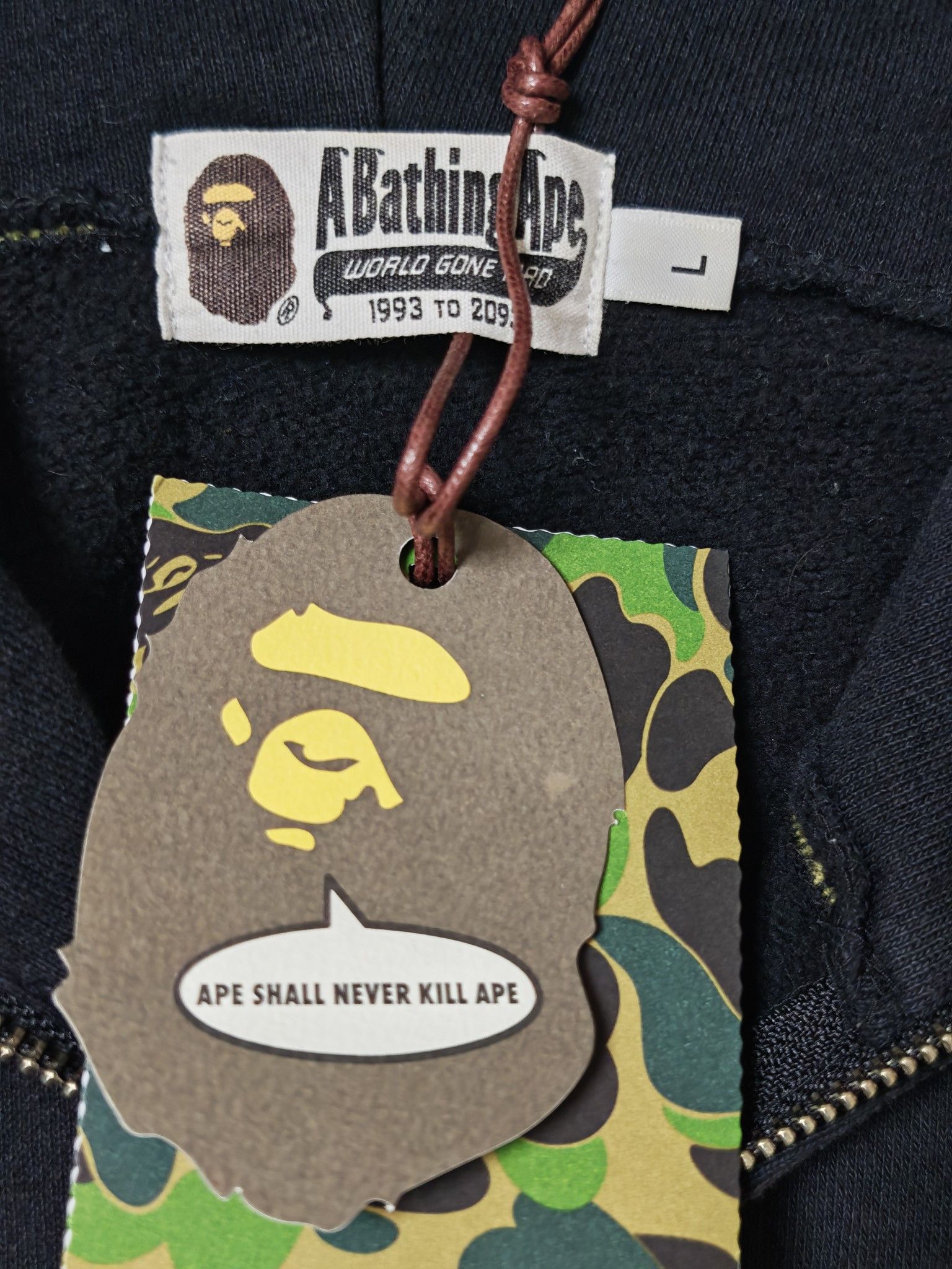 Bape A Bathing Ape Shark Full Zip Hoodie Size L Size US L / EU 52-54 / 3 - 3 Thumbnail