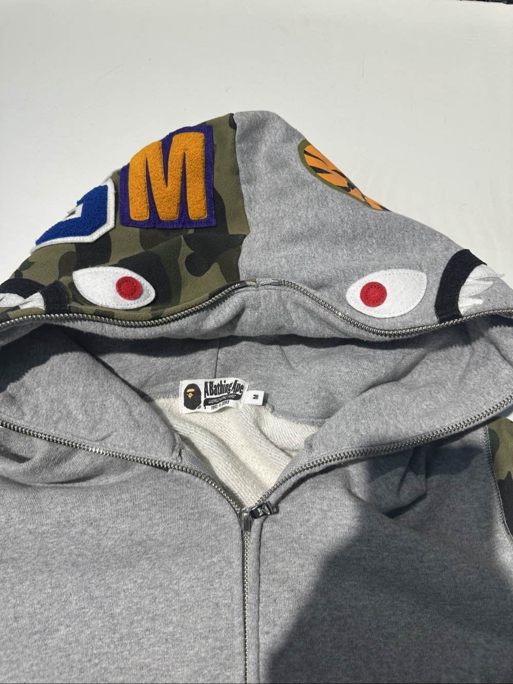 Bape A Bathing Ape Camo Shark Hoodie Size M Size US M / EU 48-50 / 2 - 5 Thumbnail