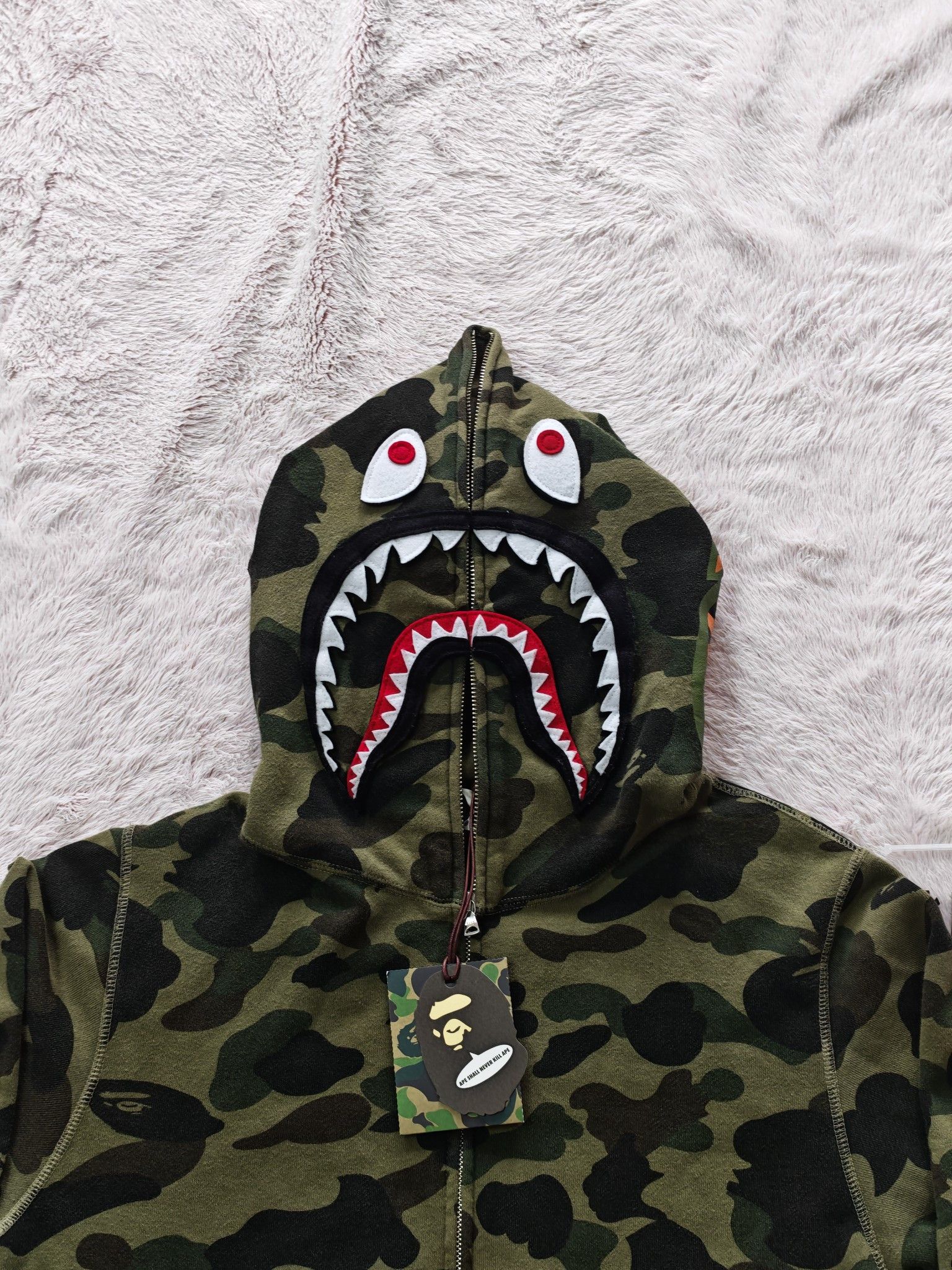 Bape A BATHING APE Camo Shark Hoodie Size L Size US L / EU 52-54 / 3 - 5 Thumbnail