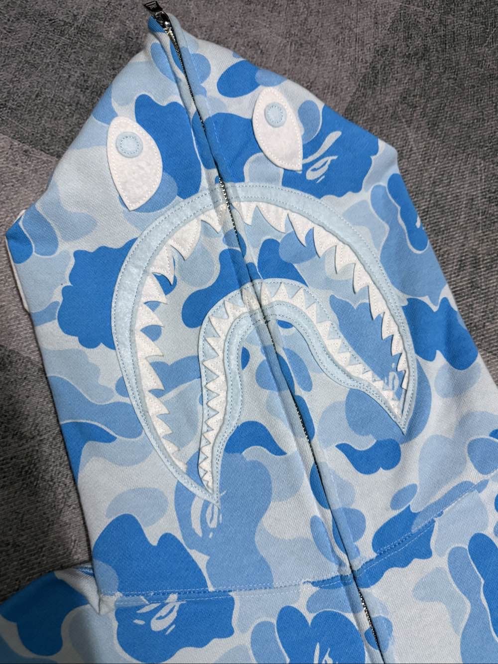 Bape A Bathing Ape Blue Camo Shark Hoodie Size M Size US M / EU 48-50 / 2 - 7 Thumbnail