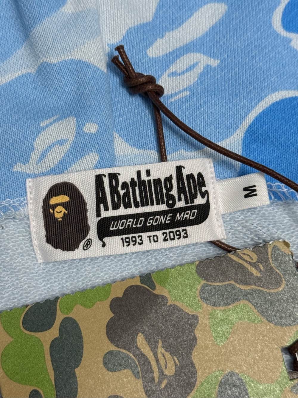Bape A Bathing Ape Blue Camo Shark Hoodie Size M Size US M / EU 48-50 / 2 - 3 Thumbnail