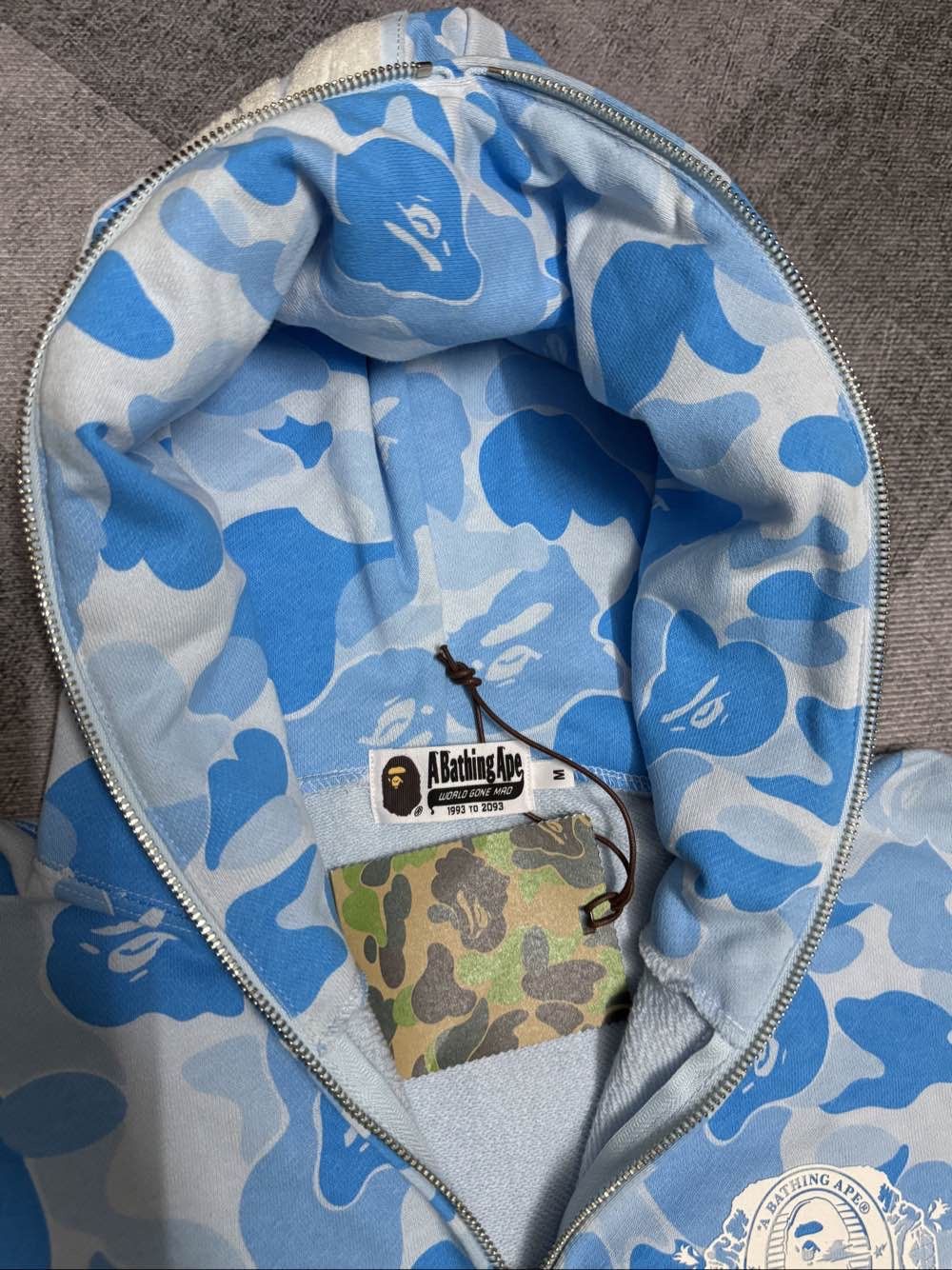 Bape A Bathing Ape Blue Camo Shark Hoodie Size M Size US M / EU 48-50 / 2 - 5 Thumbnail