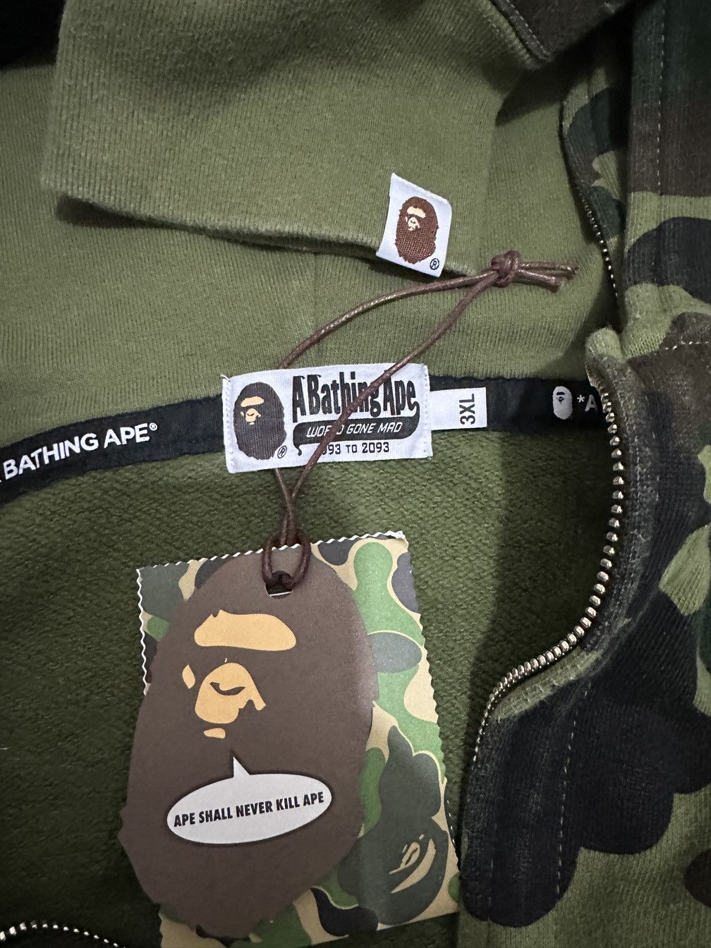 Bape A Bathing Ape Camo Shark Hoodie Size XXL Size US XXL / EU 58 / 5 - 3 Thumbnail