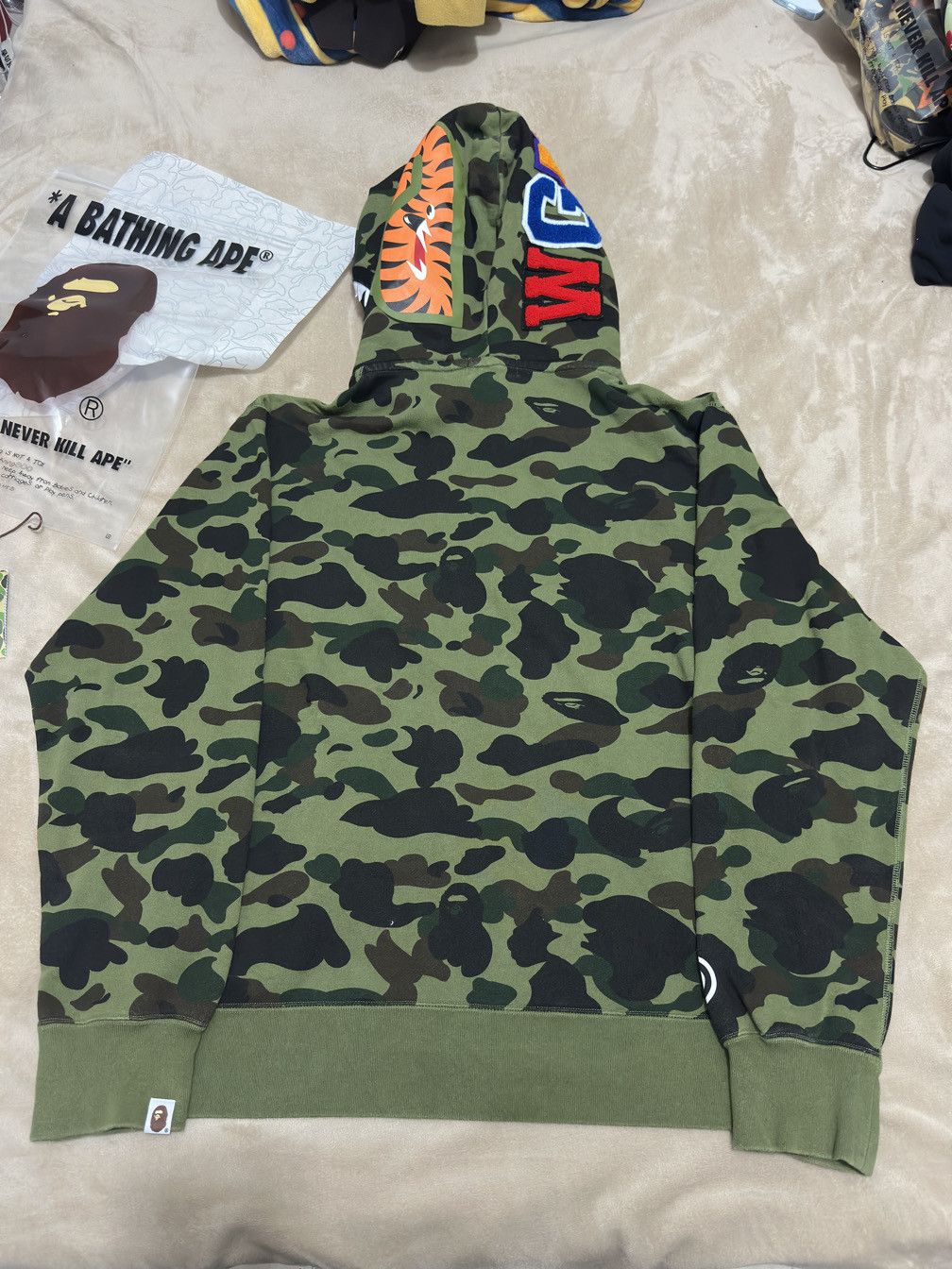 Bape A Bathing Ape Camo Shark Hoodie Size XXL Size US XXL / EU 58 / 5 - 2 Thumbnail