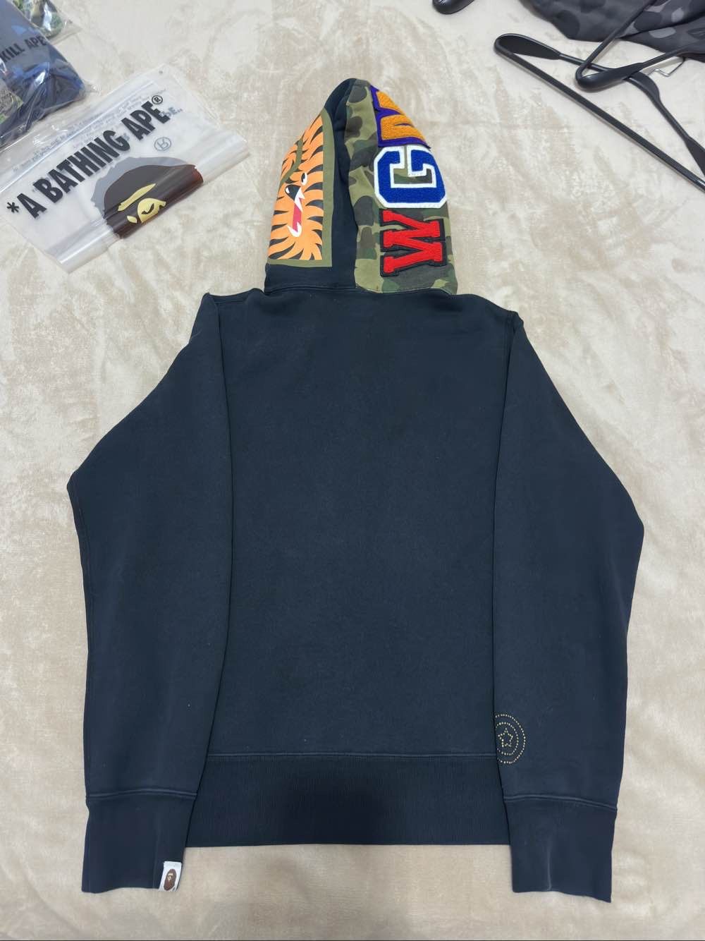 Bape A Bathing Ape Rhinestone Shark Hoodie Size M Size US M / EU 48-50 / 2 - 2 Thumbnail