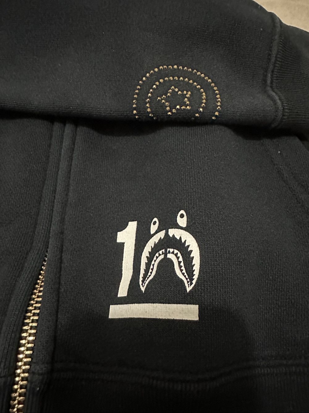 Bape A Bathing Ape Rhinestone Shark Hoodie Size M Size US M / EU 48-50 / 2 - 9 Thumbnail