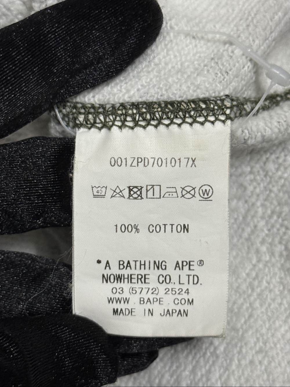 Bape A Bathing Ape Star Camo Shark Hoodie Size L Size US L / EU 52-54 / 3 - 11 Thumbnail
