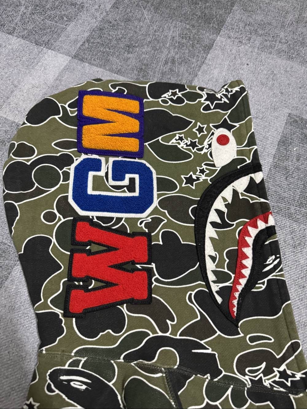 Bape A Bathing Ape Star Camo Shark Hoodie Size L Size US L / EU 52-54 / 3 - 10 Thumbnail