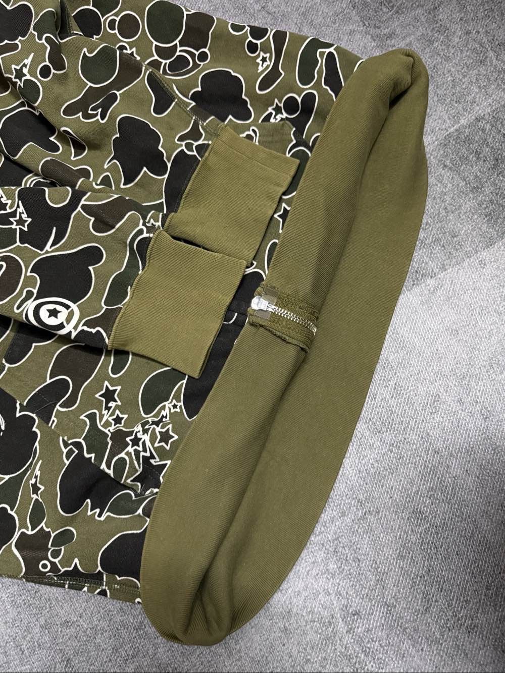 Bape A Bathing Ape Star Camo Shark Hoodie Size L Size US L / EU 52-54 / 3 - 8 Thumbnail