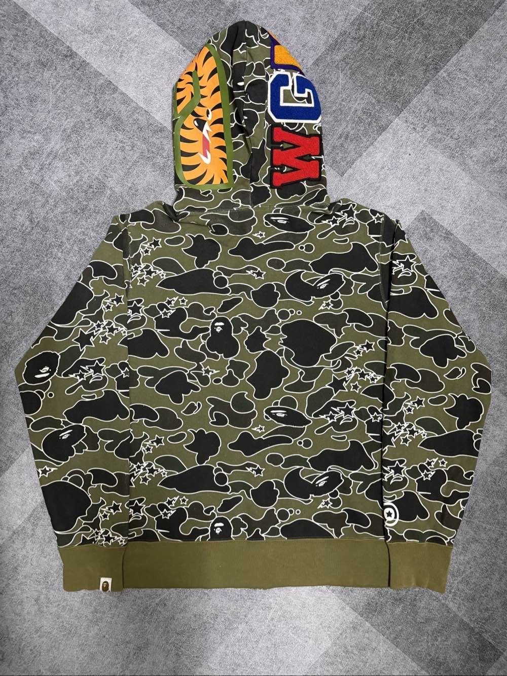Bape A Bathing Ape Star Camo Shark Hoodie Size L Size US L / EU 52-54 / 3 - 2 Thumbnail