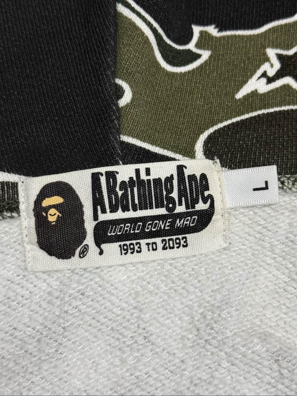 Bape A Bathing Ape Star Camo Shark Hoodie Size L Size US L / EU 52-54 / 3 - 3 Thumbnail