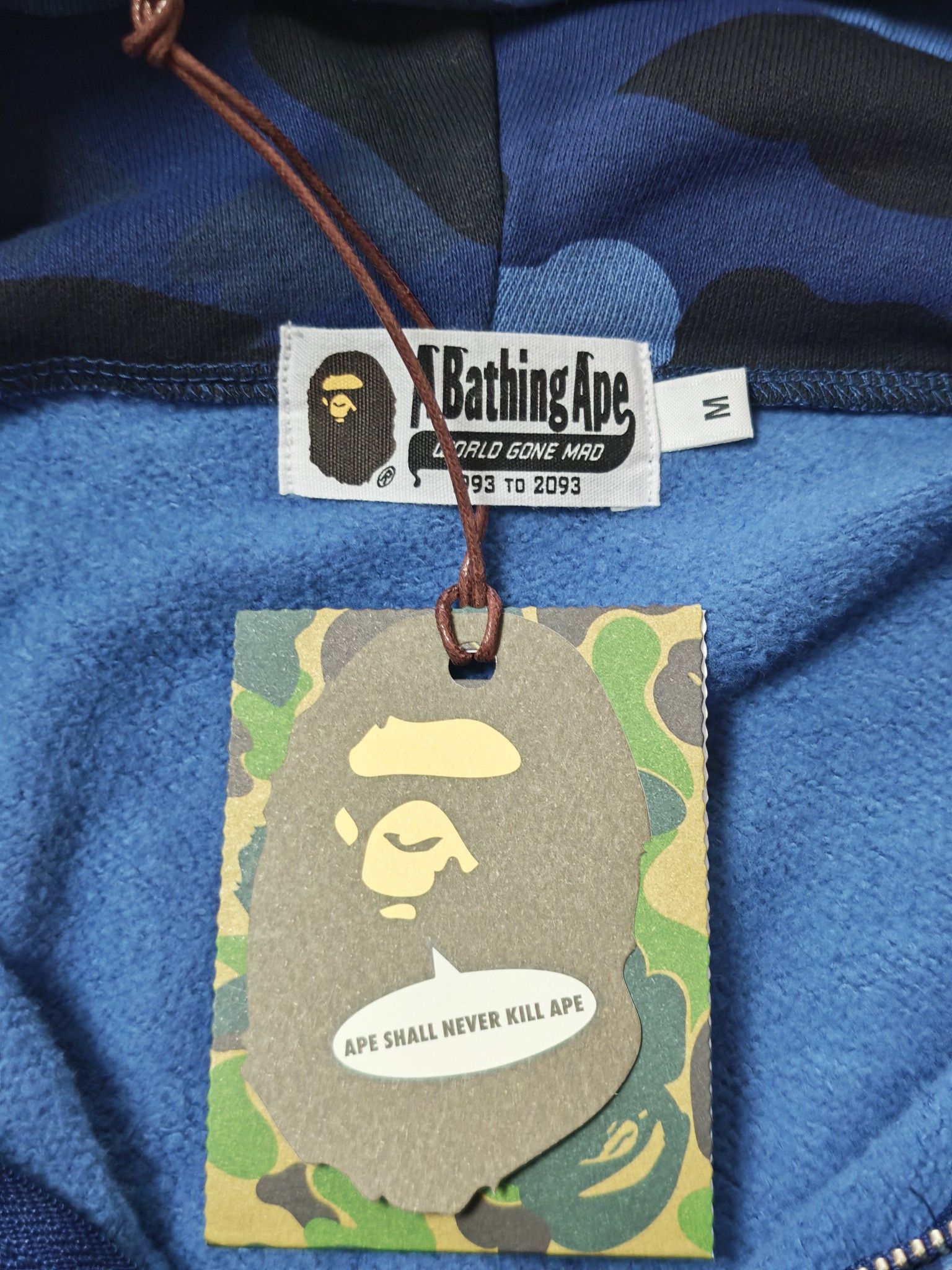 Bape A Bathing Ape Blue Camo Shark Hoodie Size M Size US M / EU 48-50 / 2 - 3 Thumbnail