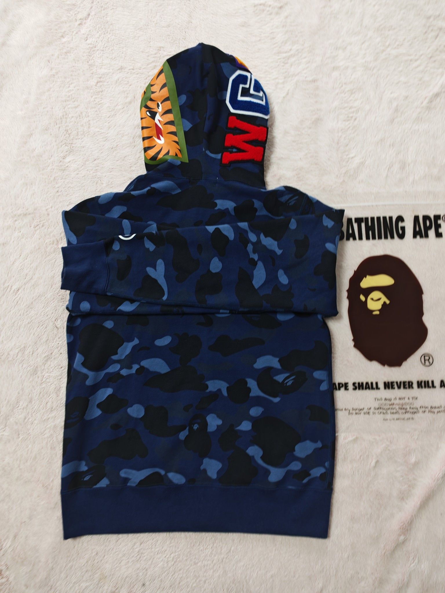 Bape A Bathing Ape Blue Camo Shark Hoodie Size M Size US M / EU 48-50 / 2 - 2 Thumbnail