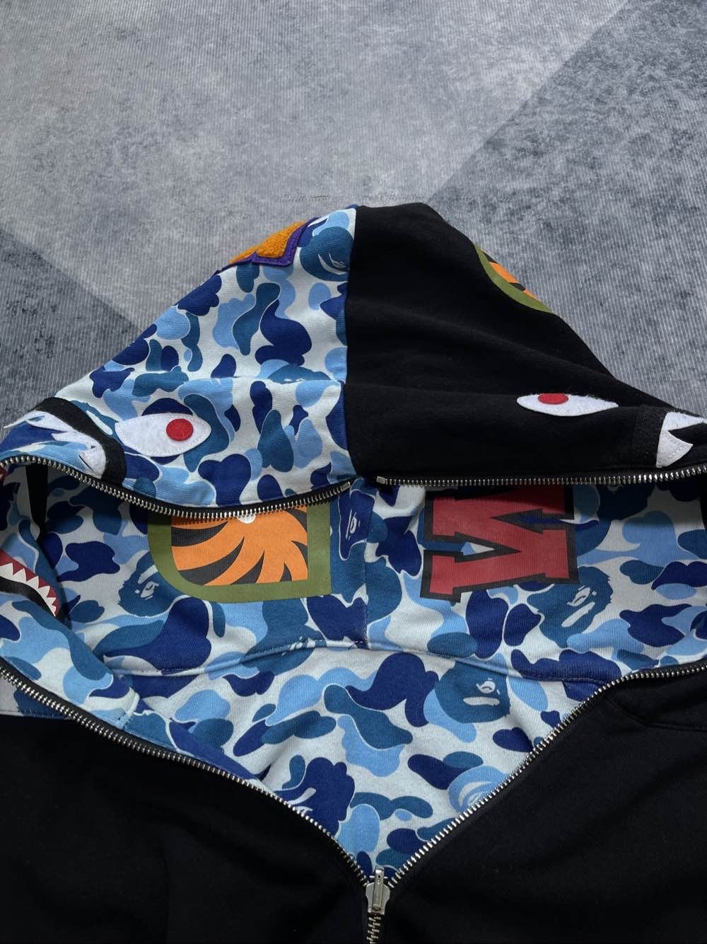 Bape A BATHING APE Split Camo Shark Hoodie XL Size US XL / EU 56 / 4 - 5 Thumbnail