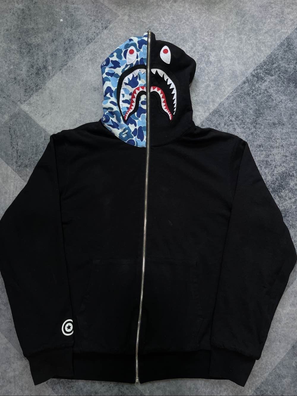 Bape A BATHING APE Split Camo Shark Hoodie XL Size US XL / EU 56 / 4 - 3 Thumbnail