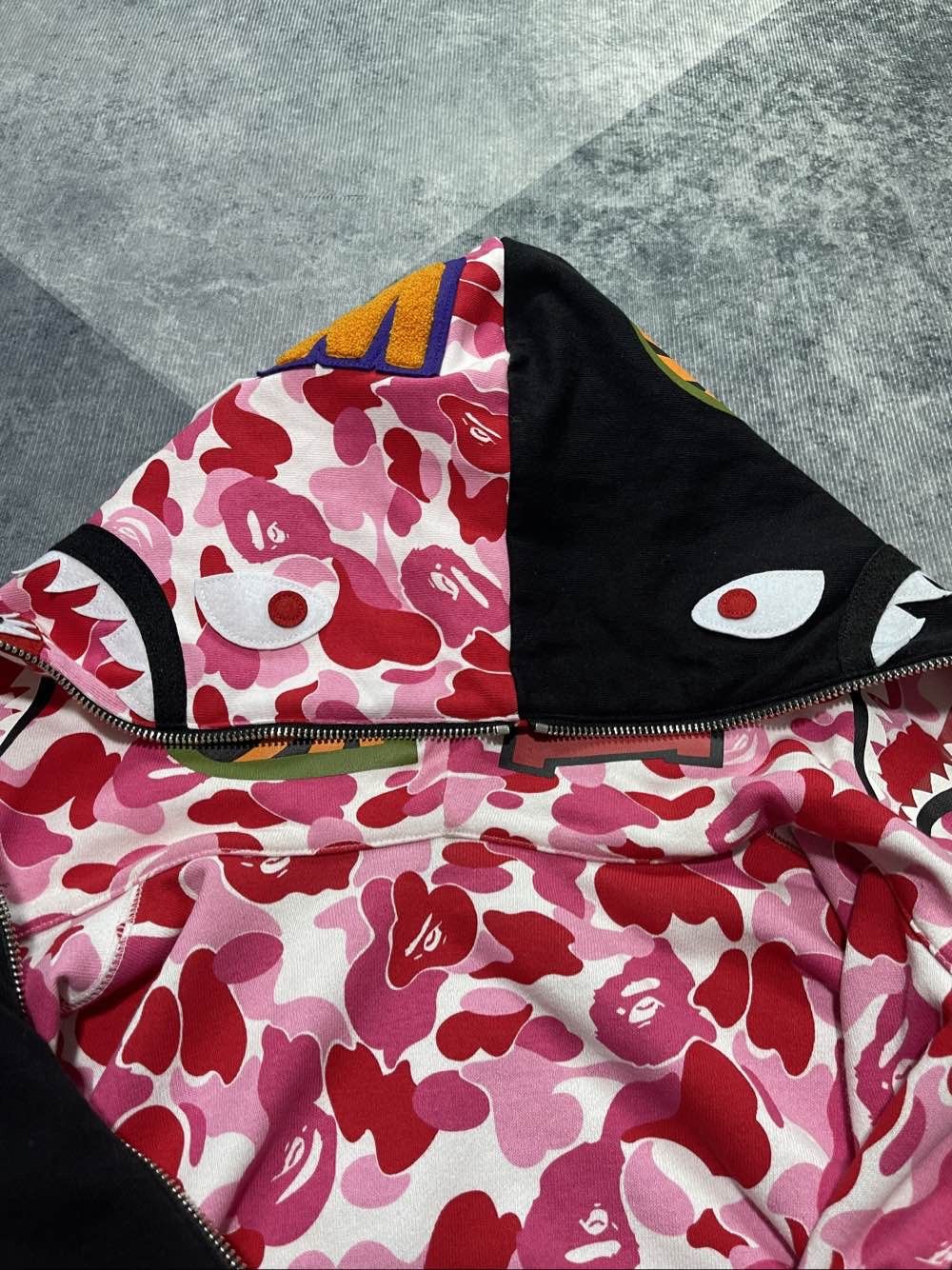 Bape A Bathing Ape Pink ABC Camo Shark Hoodie Size M Size US M / EU 48-50 / 2 - 4 Thumbnail