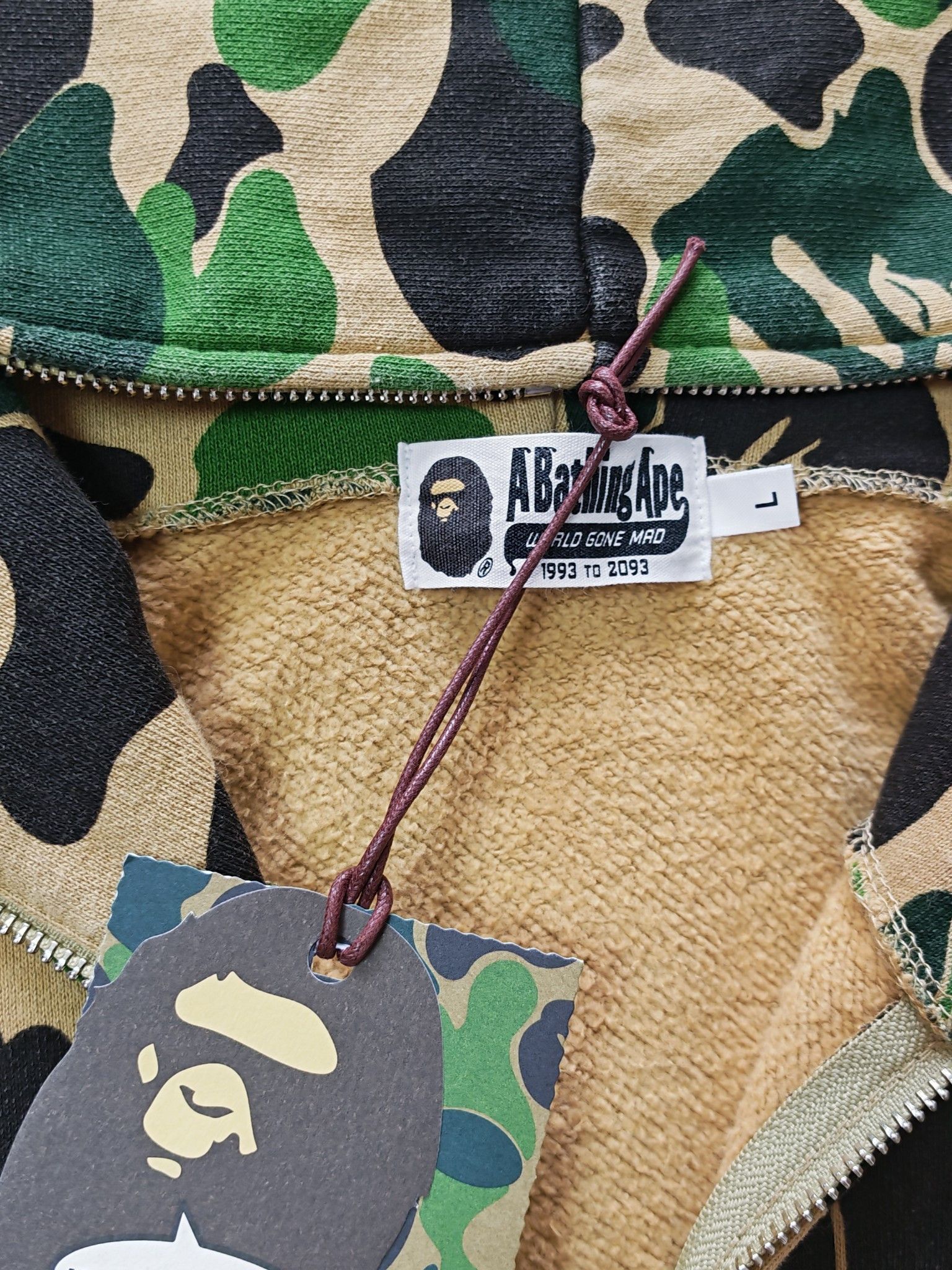 Bape A Bathing Ape Camo Logo Zip Hoodie Size L Size US L / EU 52-54 / 3 - 3 Thumbnail