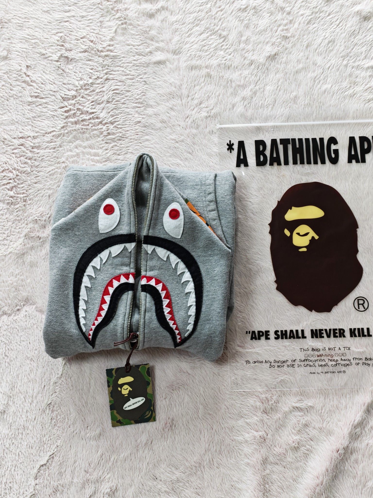 Bape A Bathing Ape Shark Hoodie Size XL Size US XL / EU 56 / 4 - 6 Thumbnail