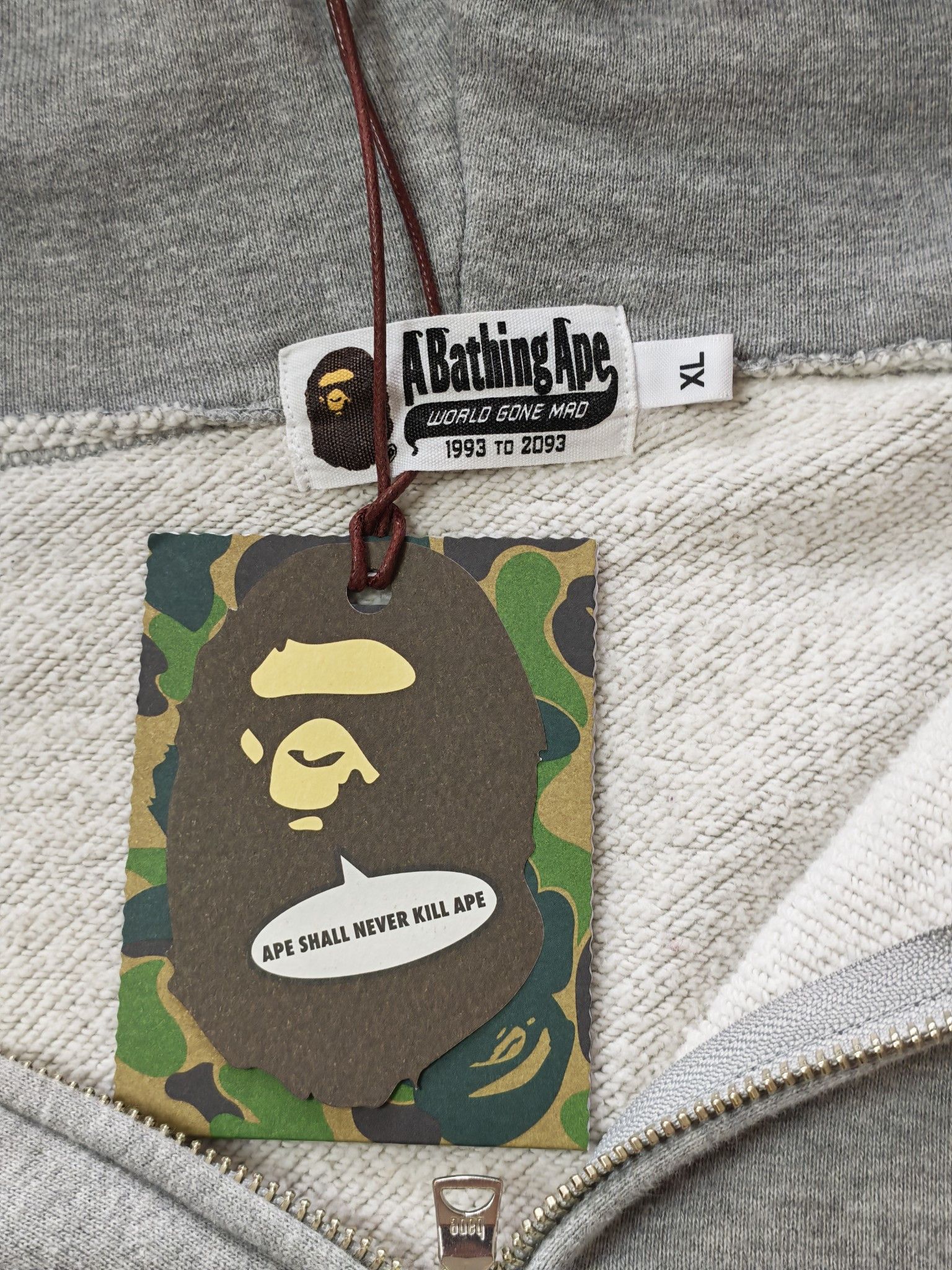 Bape A Bathing Ape Shark Hoodie Size XL Size US XL / EU 56 / 4 - 3 Thumbnail