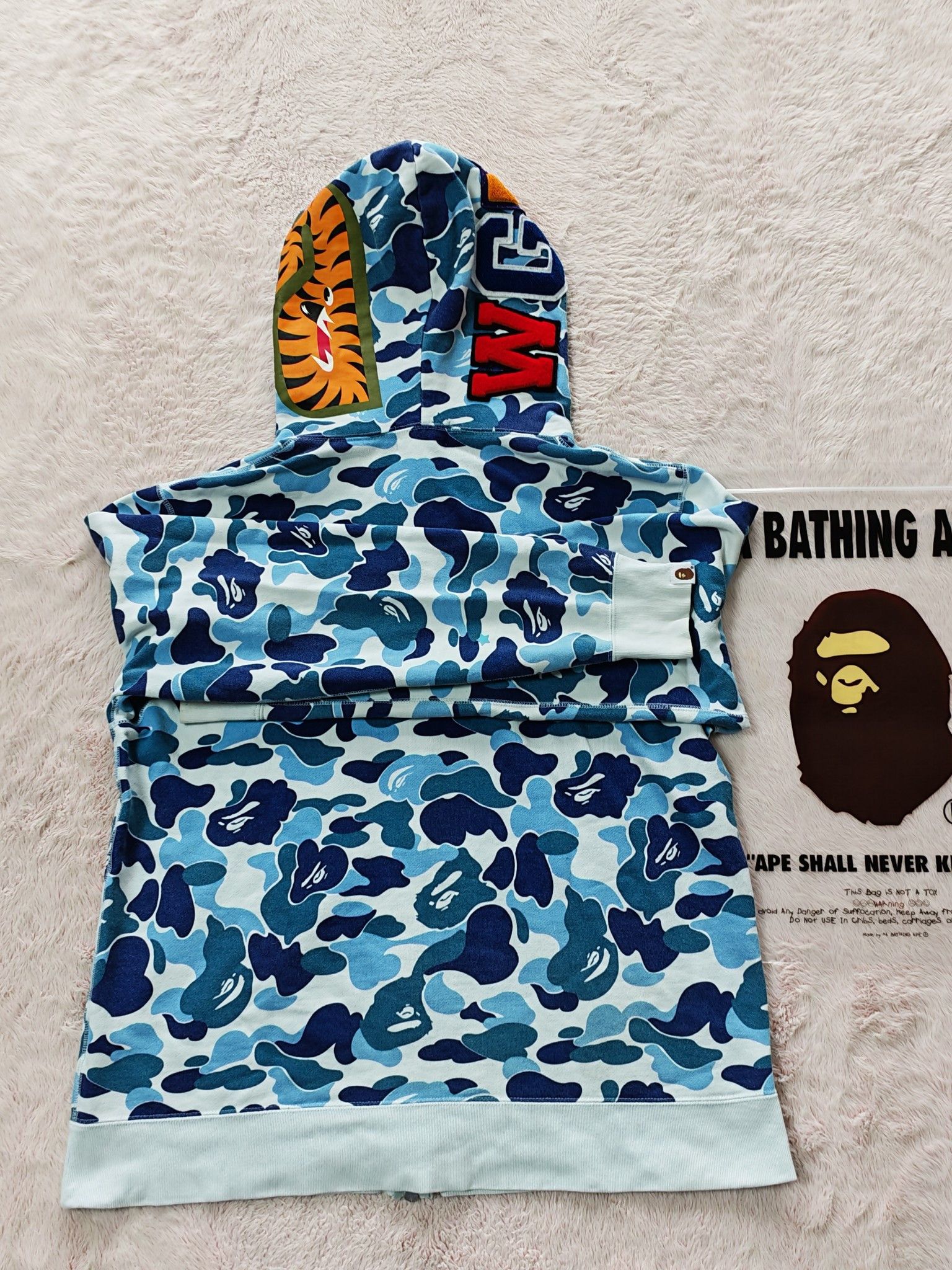 Bape A Bathing Ape Blue ABC Camo Shark Hoodie Size XL Size US XL / EU 56 / 4 - 2 Thumbnail