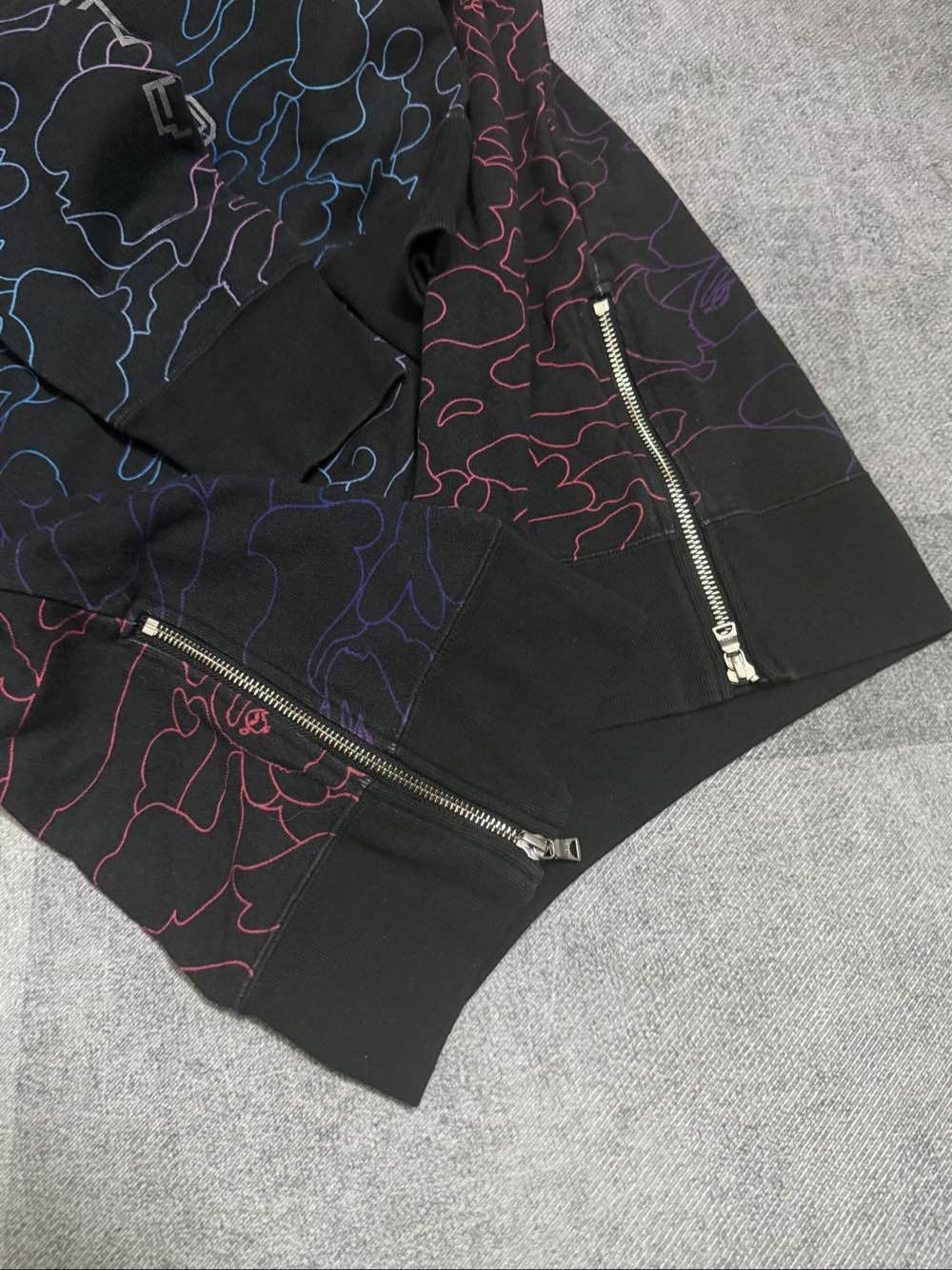 Bape A Bathing Ape Gradient Camo Sweatshirt Size XL Size US XL / EU 56 / 4 - 7 Thumbnail