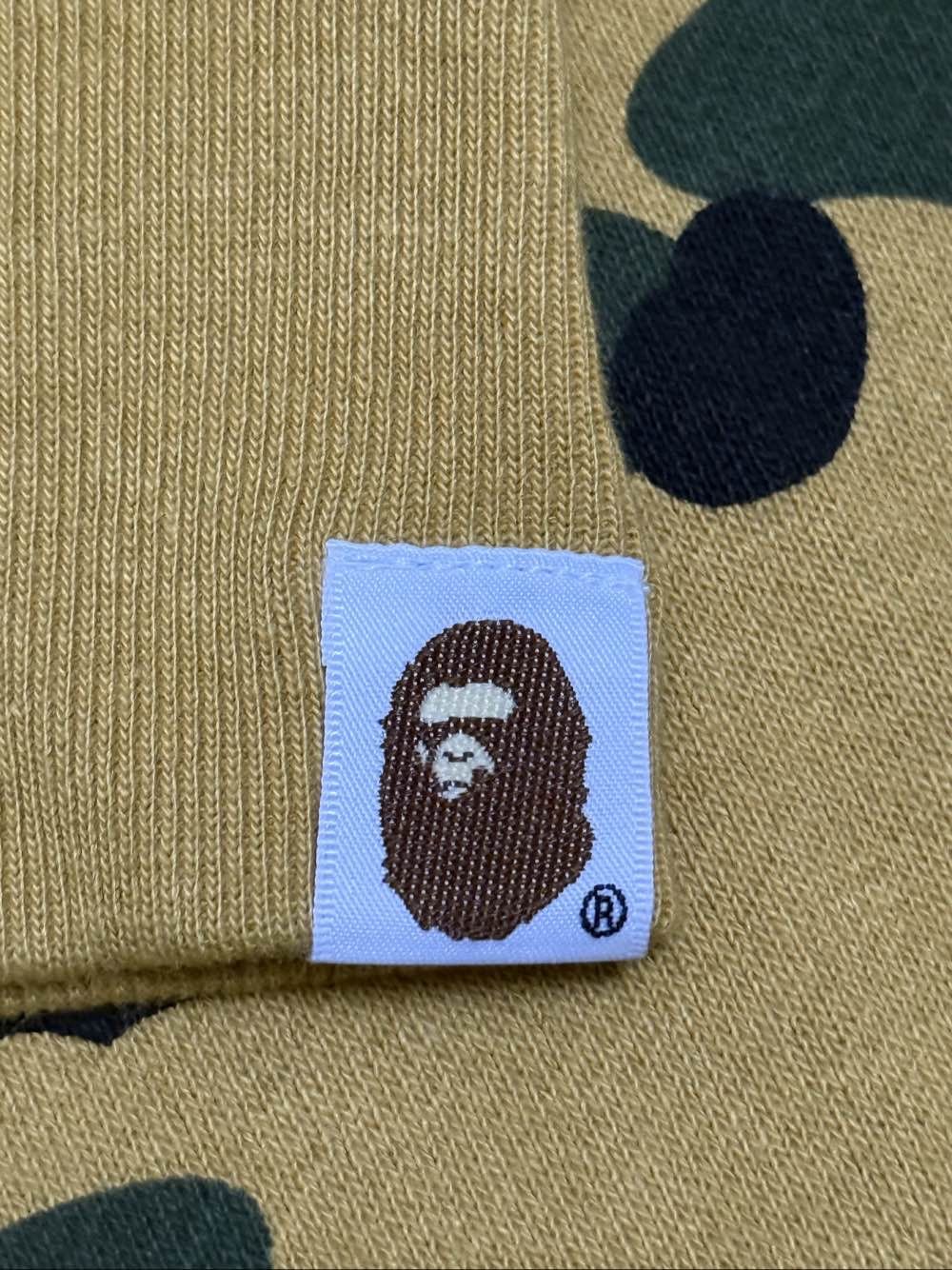 Bape A Bathing Ape Shark Camo Sweatshirt Size L Size US L / EU 52-54 / 3 - 11 Thumbnail