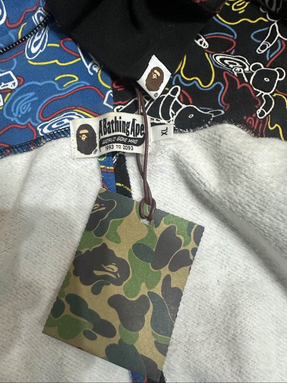 Bape A BATHING APE Bearbrick Shark Hoodie Size XL Size US XL / EU 56 / 4 - 3 Thumbnail