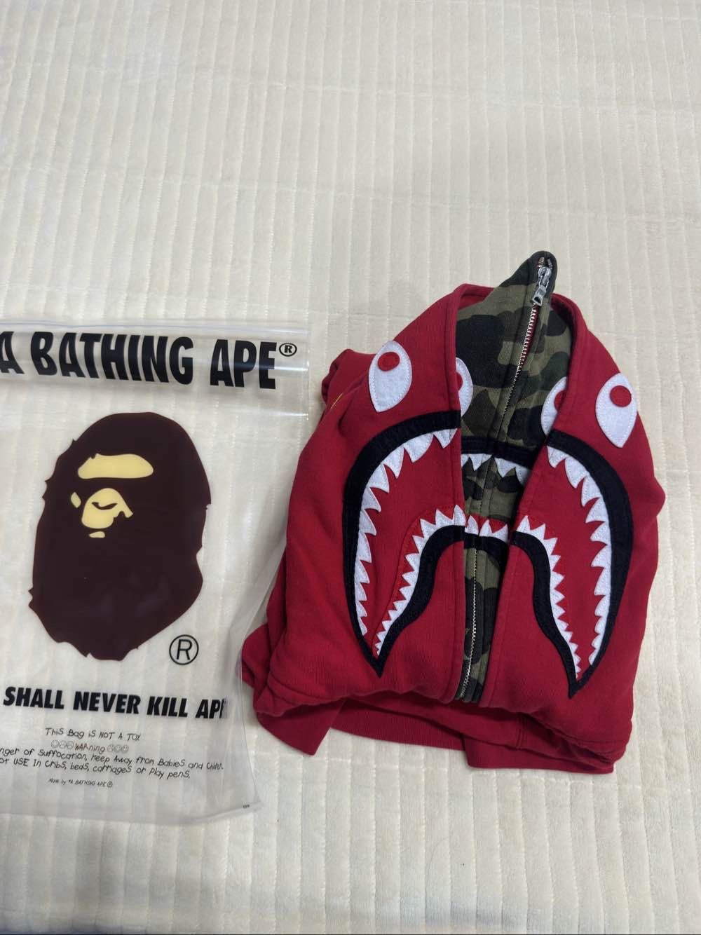 Bape A BATHING APE Red Shark Zip-Up Hoodie Size L Size US L / EU 52-54 / 3 - 9 Thumbnail