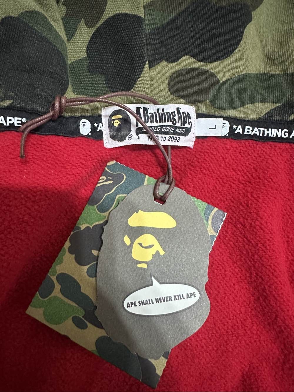 Bape A BATHING APE Red Shark Zip-Up Hoodie Size L Size US L / EU 52-54 / 3 - 3 Thumbnail