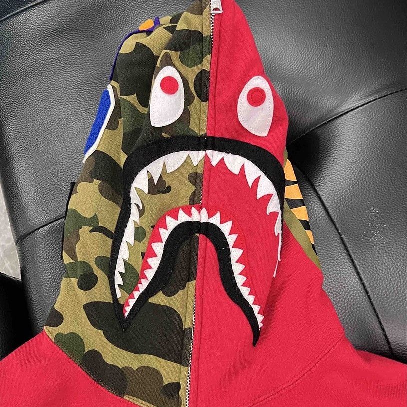 Bape A Bathing Ape Camo Shark Hoodie Size L Size US L / EU 52-54 / 3 - 11 Thumbnail