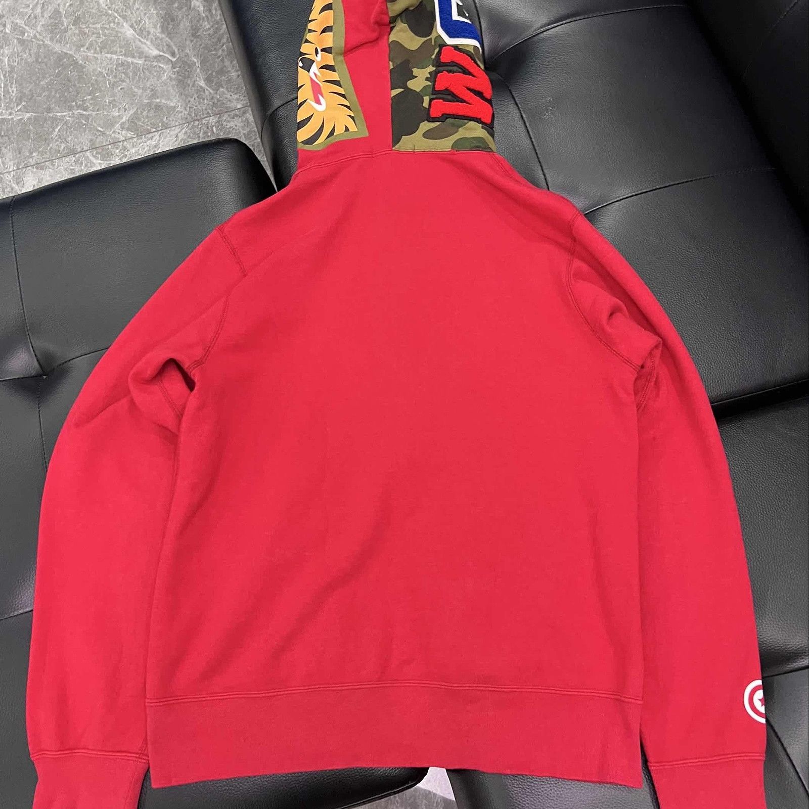 Bape A Bathing Ape Camo Shark Hoodie Size L Size US L / EU 52-54 / 3 - 2 Thumbnail