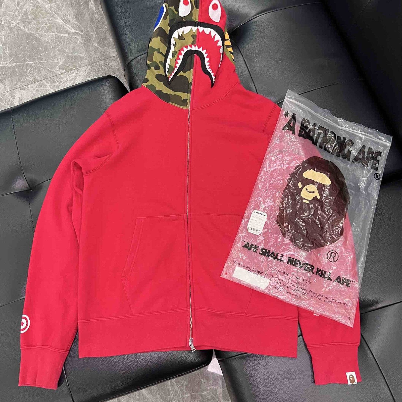 Bape A Bathing Ape Camo Shark Hoodie Size L Size US L / EU 52-54 / 3 - 10 Thumbnail