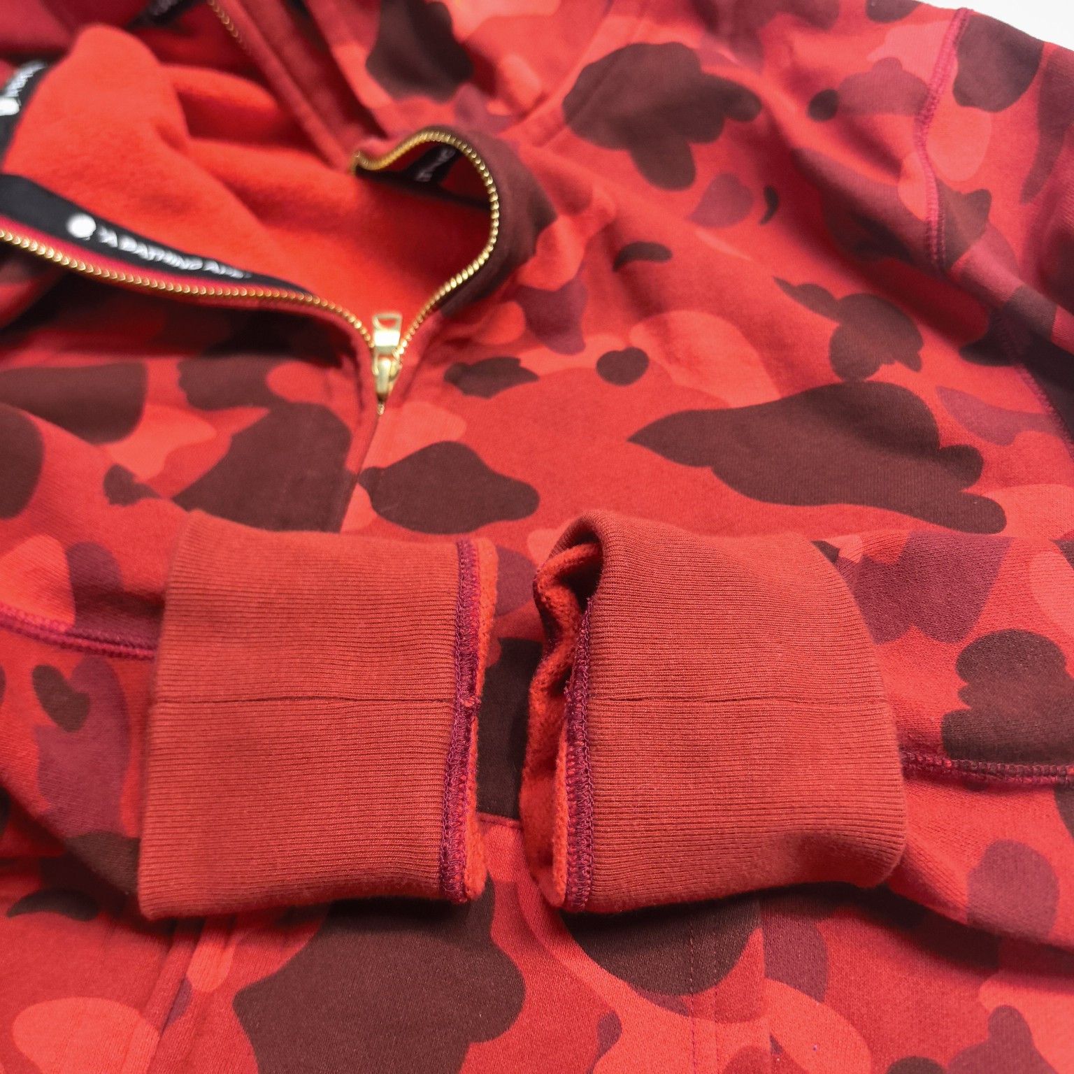 Bape A Bathing Ape Red Camo Shark Hoodie Size L Size US L / EU 52-54 / 3 - 8 Thumbnail
