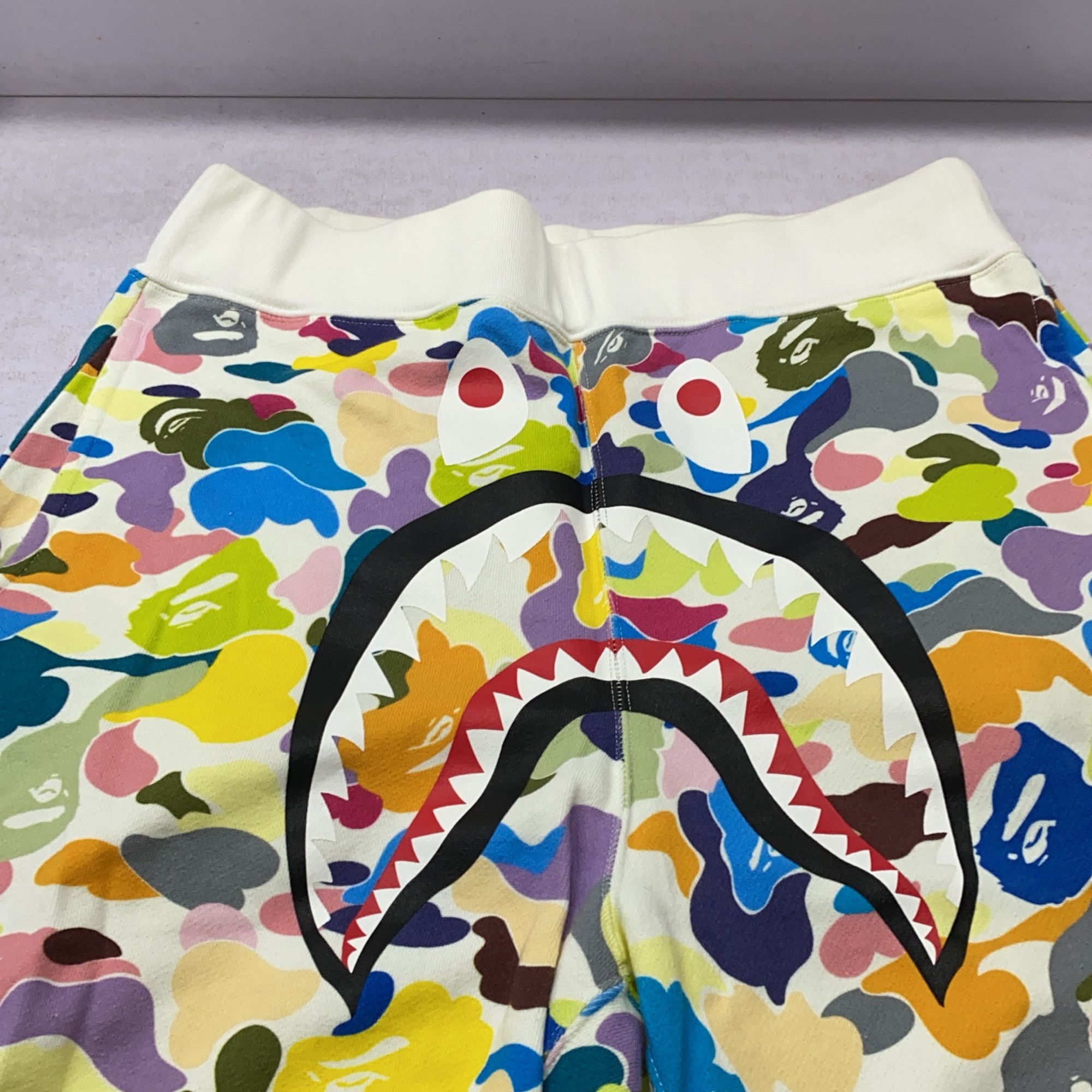 Bape A BATHING APE Multicolor Shark Camo Shorts XL Size US 36 / EU 52 - 7 Thumbnail