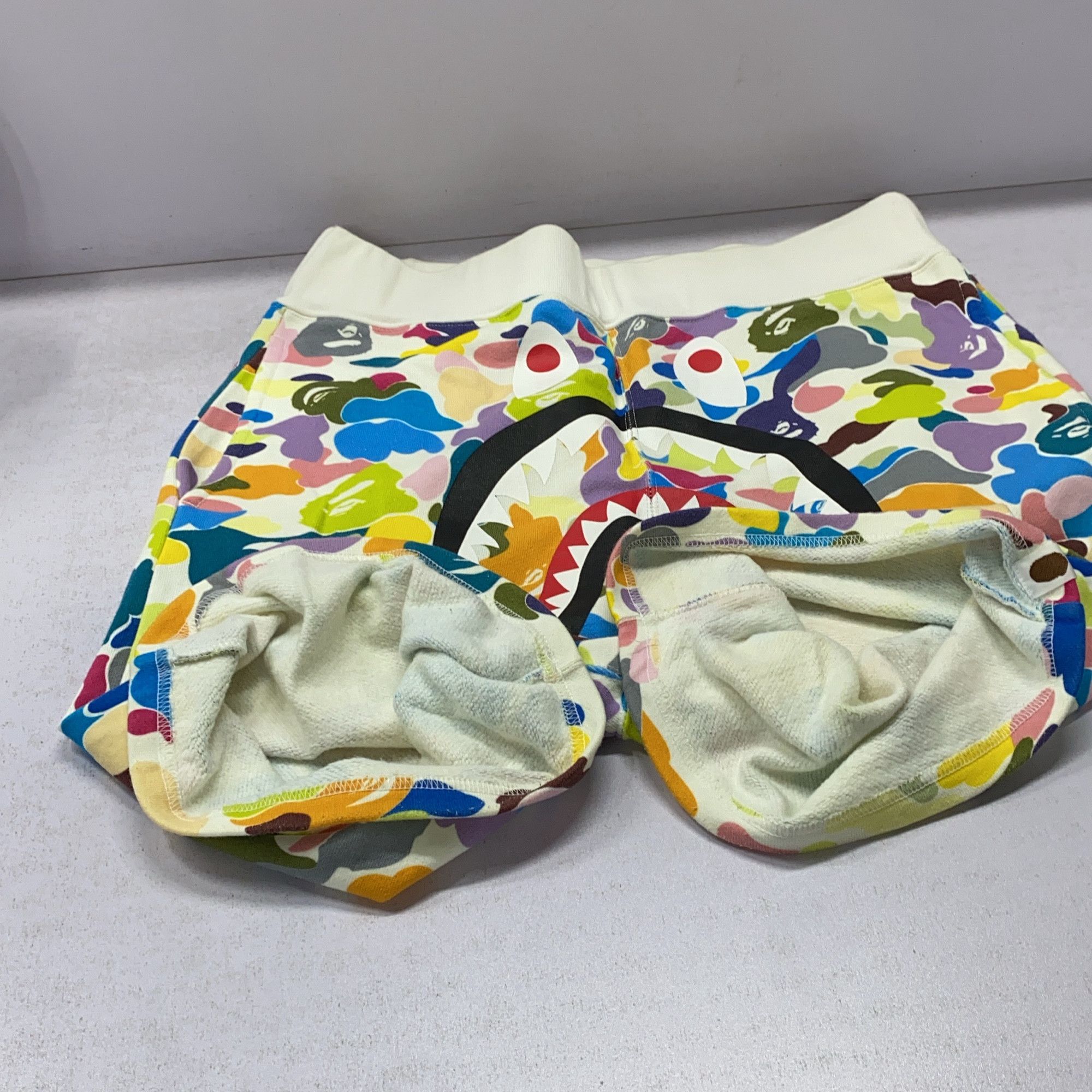 Bape A BATHING APE Multicolor Shark Camo Shorts XL Size US 36 / EU 52 - 8 Thumbnail